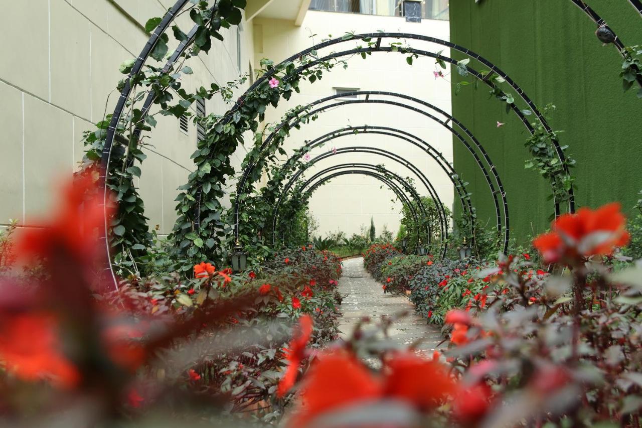 Ladalat Hotel Екстер'єр фото